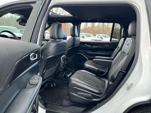 Used 2022 Jeep Grand Cherokee L Laredo AWD/4WD image 20