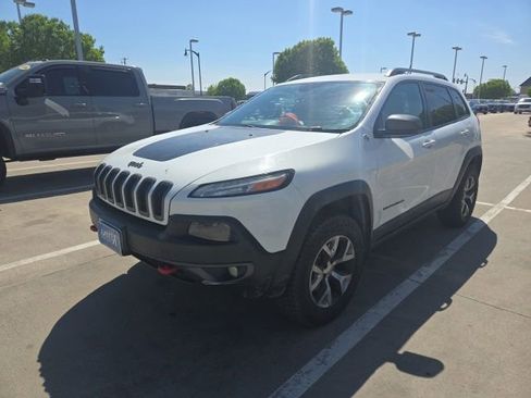 Used 2015 Jeep Cherokee Trailhawk AWD/4WD image 3