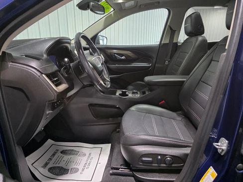 Used 2022 GMC Terrain Denali w/ Denali Premium Package AWD/4WD image 9
