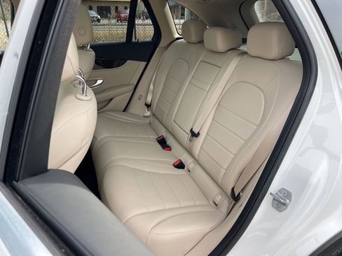 Used 2017 Mercedes-Benz GLC 300 4MATIC image 22