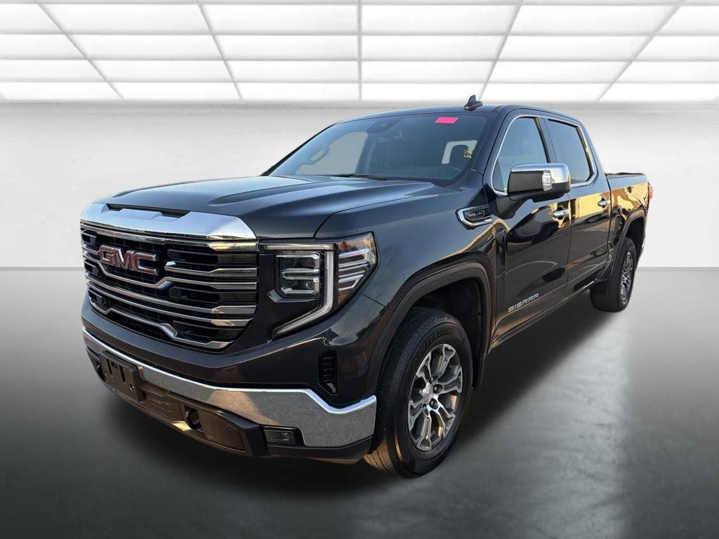 Used 2025 GMC Sierra 1500 SLT AWD/4WD image 5