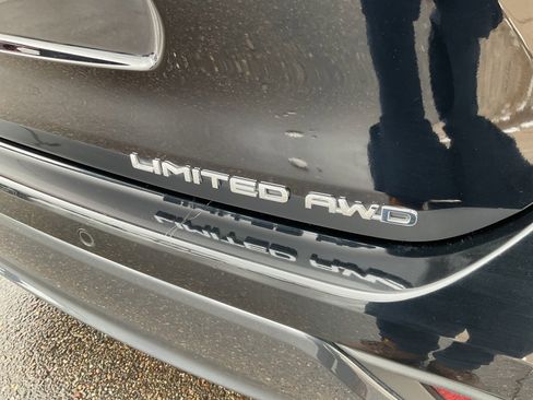 Used 2024 Toyota Highlander Limited image 10
