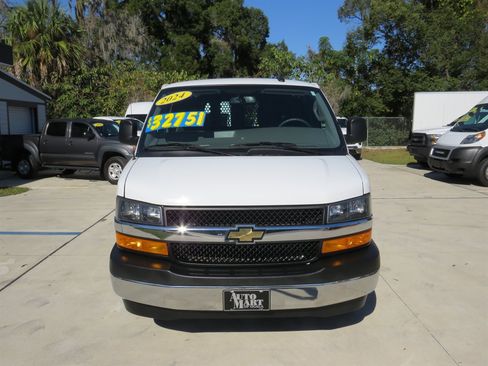 Used 2025 Chevrolet Express 2500 w/ Driver Convenience Package RWD image 2