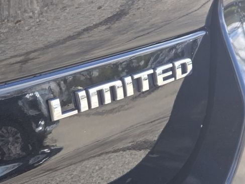 Used 2023 Jeep Grand Cherokee L Limited w/ Luxury Tech Group II image 9