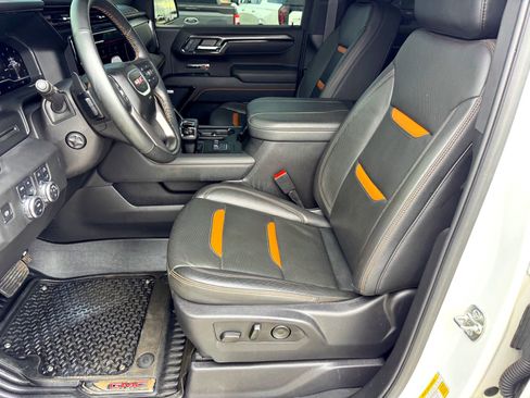 Used 2025 GMC Sierra 1500 AT4 image 12
