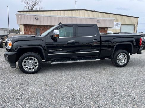 Used 2018 GMC Sierra 2500 Denali w/ Duramax Plus Package image 1