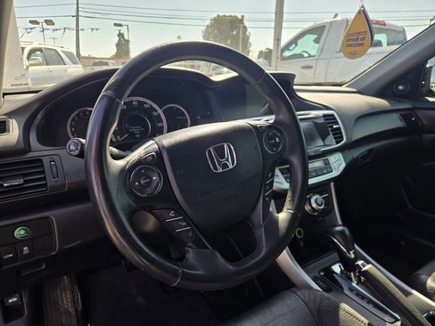 Used 2015 Honda Accord Touring image 10