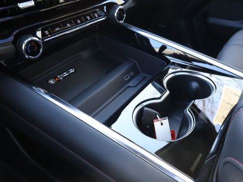 New 2026 Chevrolet Suburban RST image 35