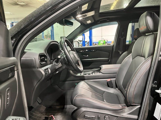 Used 2025 Honda Pilot TrailSport image 7