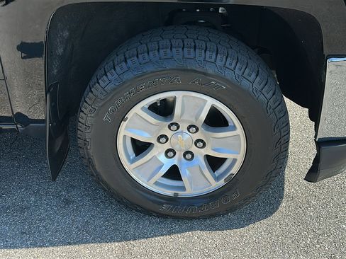Used 2018 Chevrolet Silverado 1500 LT w/ All Star Edition image 9
