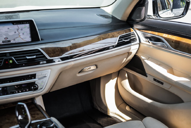 Used 2017 BMW 740i RWD image 28