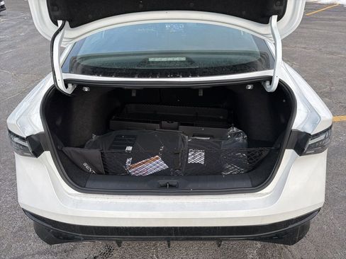 New 2026 Nissan Sentra SR w/ Floor Mat Package FWD image 23