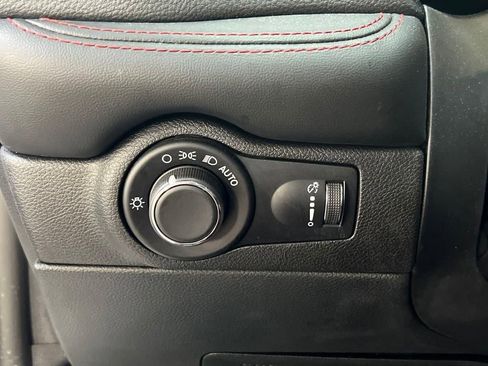 Used 2024 Dodge Durango GT image 13