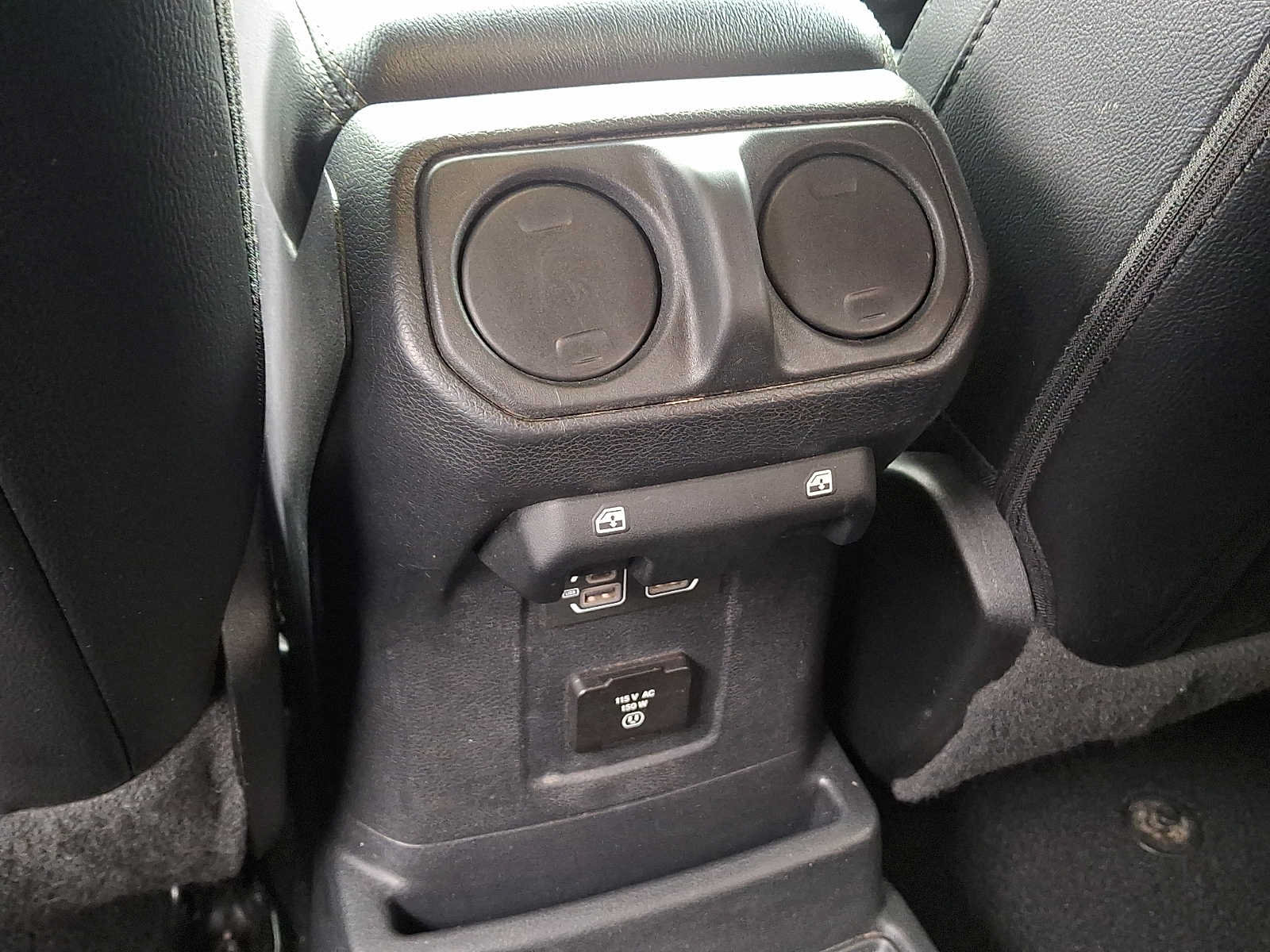 Used 2021 Jeep Wrangler Unlimited Sahara w/ Dual Top Group AWD/4WD image 11