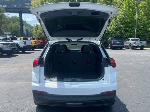 Used 2027 Chevrolet Bolt LT FWD image 16