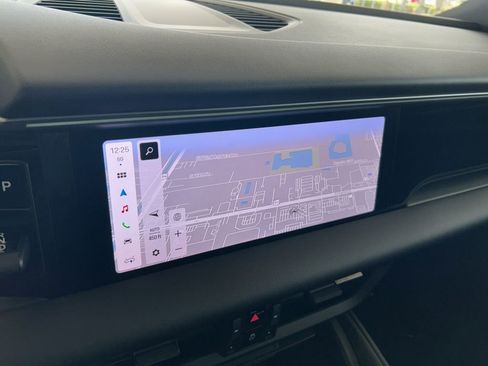 Used 2025 Porsche Macan Electric image 10