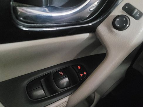 Used 2018 Nissan Rogue Sport SV image 27