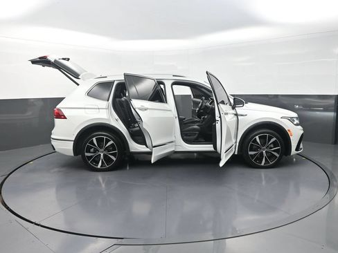 Used 2024 Volkswagen Tiguan SEL R-Line AWD/4WD image 36