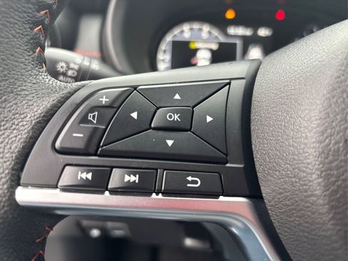 Used 2024 Nissan Kicks SR image 32