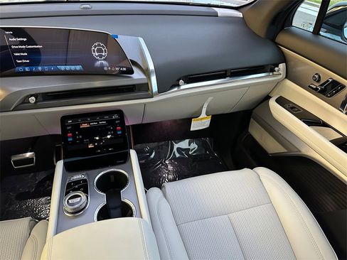 New 2026 Cadillac Vistiq Sport image 19