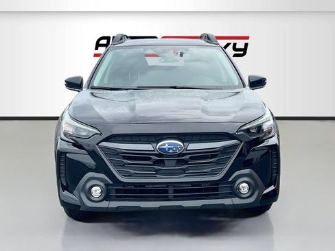 Used 2025 Subaru Outback Premium AWD/4WD image 2