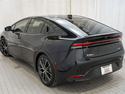 Used 2026 Toyota Prius XLE image 3