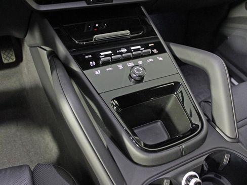 New 2026 Porsche Cayenne Coupe image 30