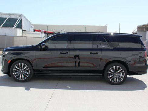 Used 2023 Cadillac Escalade ESV Sport Platinum AWD/4WD image 8