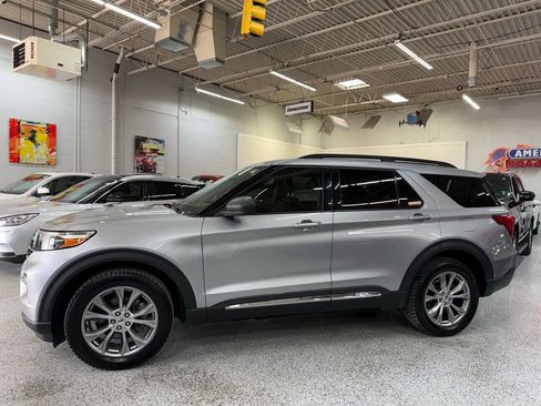 Used 2020 Ford Explorer XLT w/ Equipment Group 202A image 2