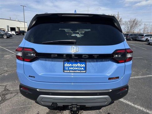 Used 2025 Honda Pilot TrailSport image 5