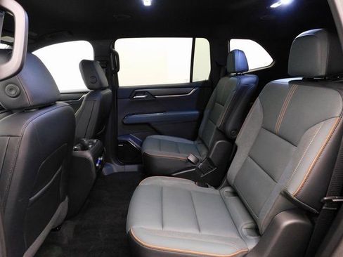 Used 2024 GMC Acadia AT4 w/ Luxury Package image 26