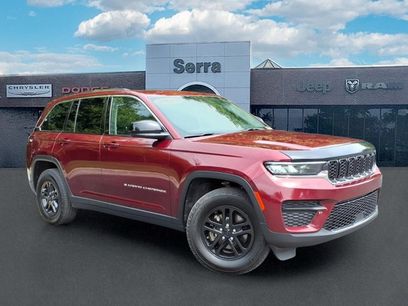 Used 2023 Jeep Grand Cherokee Laredo w/ Luxury Tech Group I