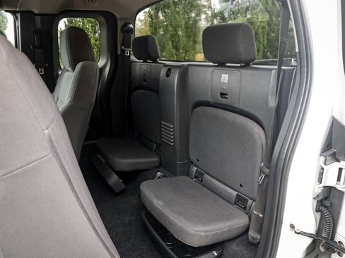 Used 2024 Nissan Frontier S w/ S Utility Package image 8