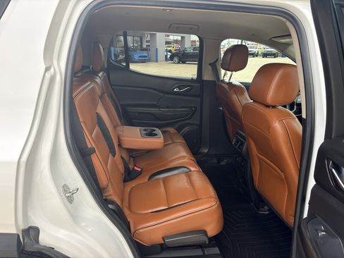 Used 2017 GMC Acadia SLT image 7