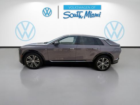 Used 2024 Cadillac Lyriq Luxury AWD/4WD image 4