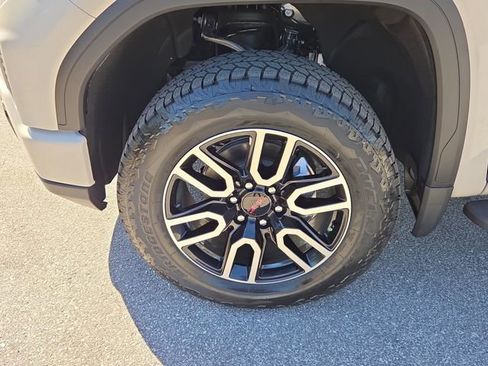 New 2026 GMC Sierra 1500 AT4 w/ AT4 Premium Package image 6