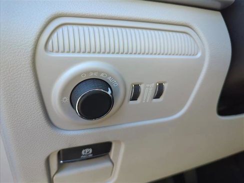 New 2026 Jeep Grand Wagoneer 2WD image 15