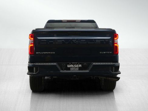 Used 2020 Chevrolet Silverado 1500 Custom w/ Custom Value Package image 4