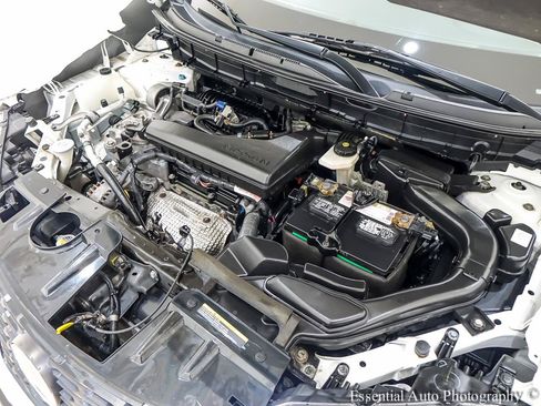 Used 2018 Nissan Rogue S AWD/4WD image 31