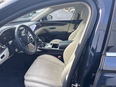 Certified 2024 Bentley Flying Spur Plug-In Hybrid image 6