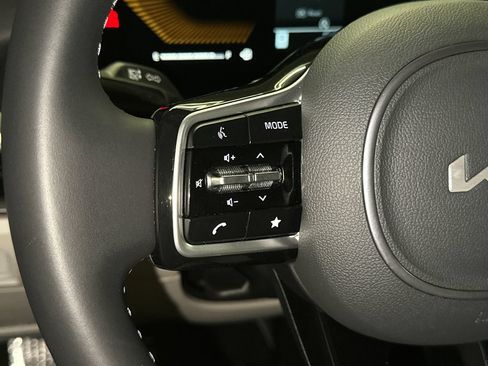 Certified 2025 Kia Sorento S w/ Panoramic Sunroof Package FWD image 28
