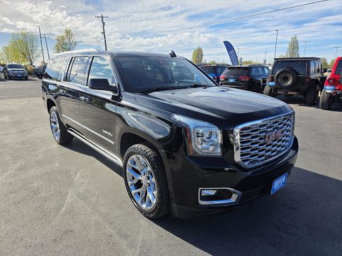 Used 2020 GMC Yukon XL Denali w/ Open Road Package image 3