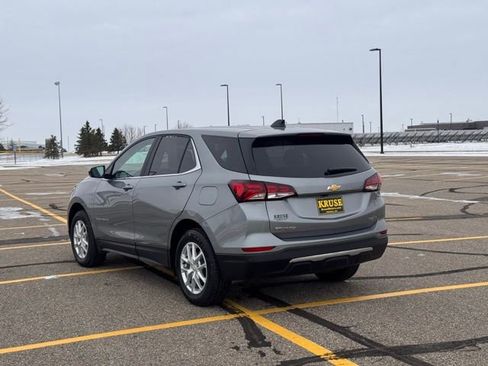 Used 2023 Chevrolet Equinox LT image 33