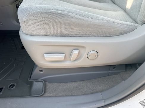 Used 2013 Toyota Sienna LE FWD image 14