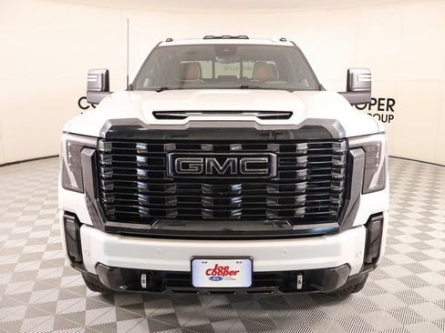 Used 2024 GMC Sierra 2500 Denali Ultimate AWD/4WD image 10