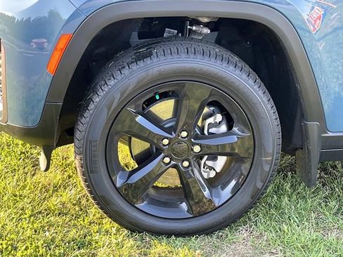 New 2026 Jeep Grand Cherokee L Limited w/ Limited Altitude Package image 11