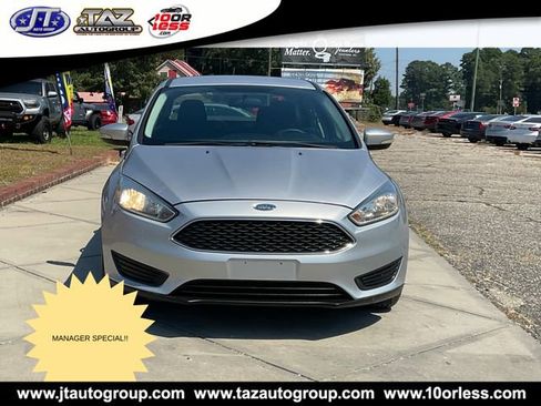 Used 2016 Ford Focus SE image 2