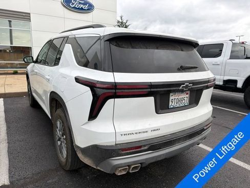 Used 2025 Chevrolet Traverse LT w/ Driver Confidence Package AWD/4WD image 7