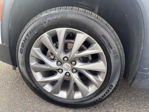 Used 2025 Buick Enclave Preferred image 9