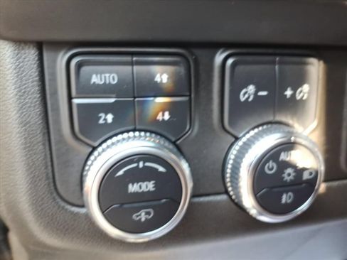 Used 2023 GMC Yukon Denali Ultimate AWD/4WD image 13